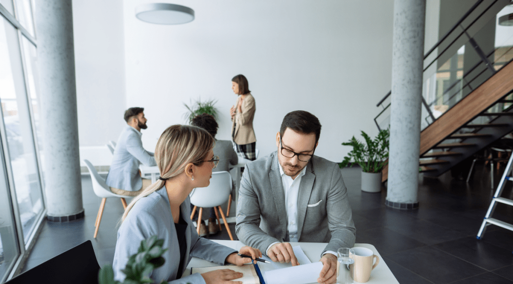 colleghi che studiano come valutare il culture fit in azienda