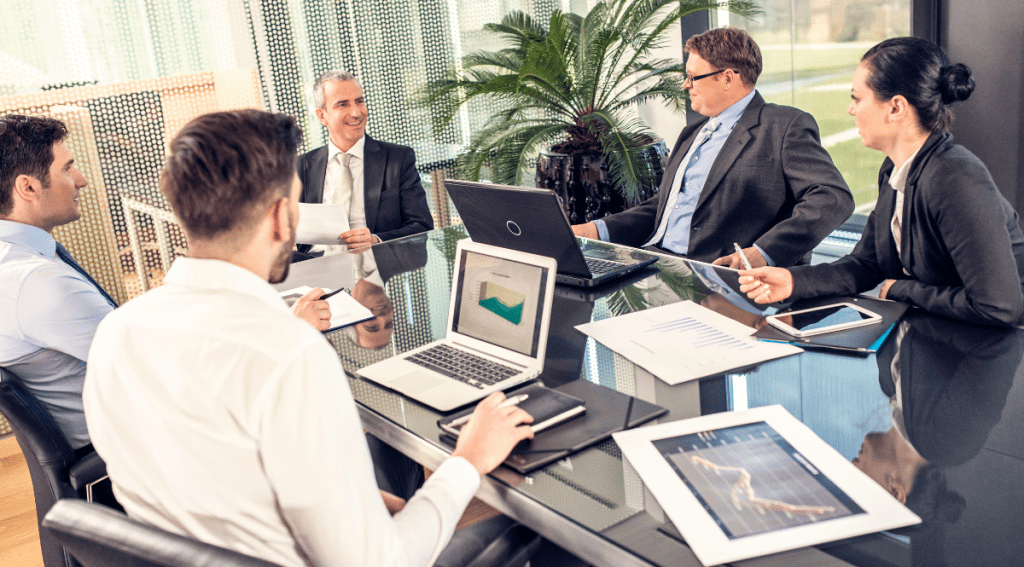 Team HR che discute strategie per contrastare il turnover